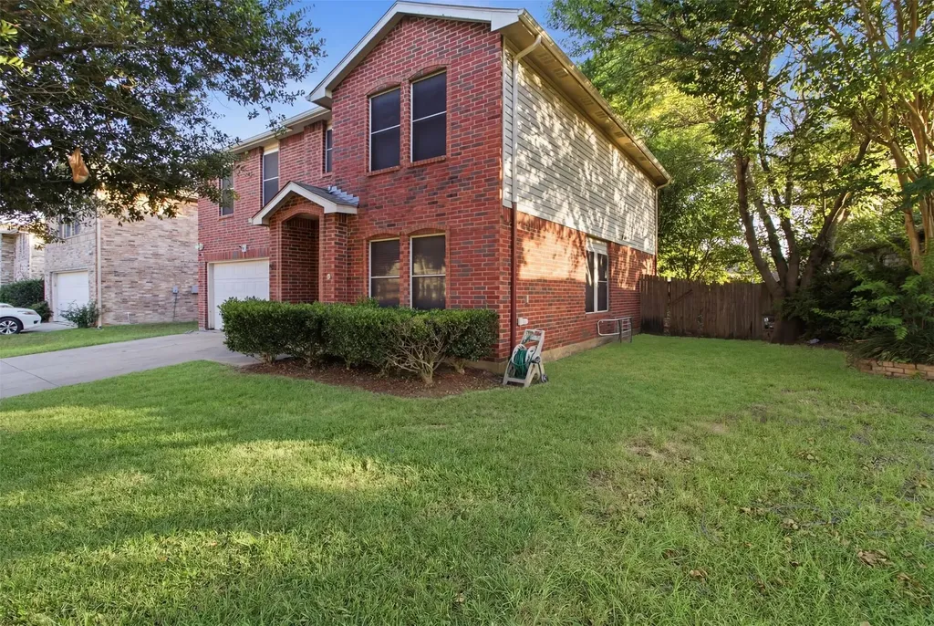 2955 Celian Drive Grand Prairie TX 75052