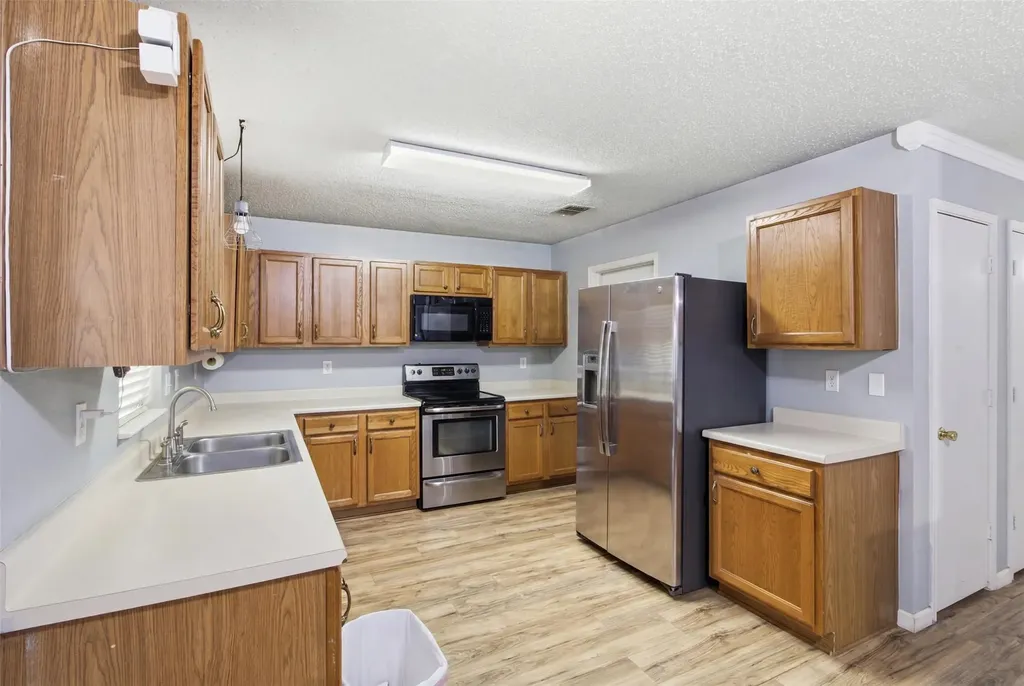2955 Celian Drive Grand Prairie TX 75052
