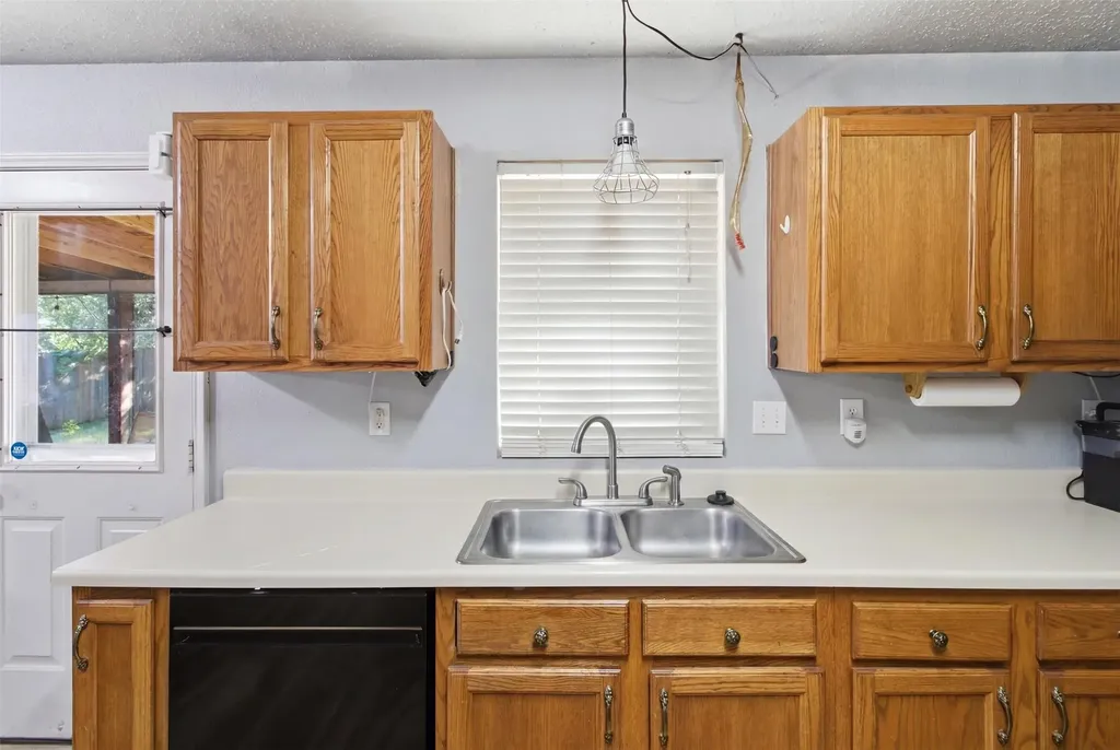 2955 Celian Drive Grand Prairie TX 75052