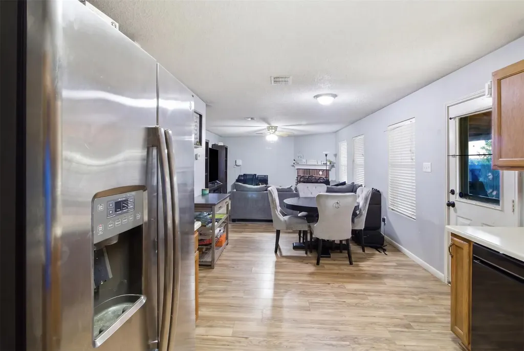 2955 Celian Drive Grand Prairie TX 75052