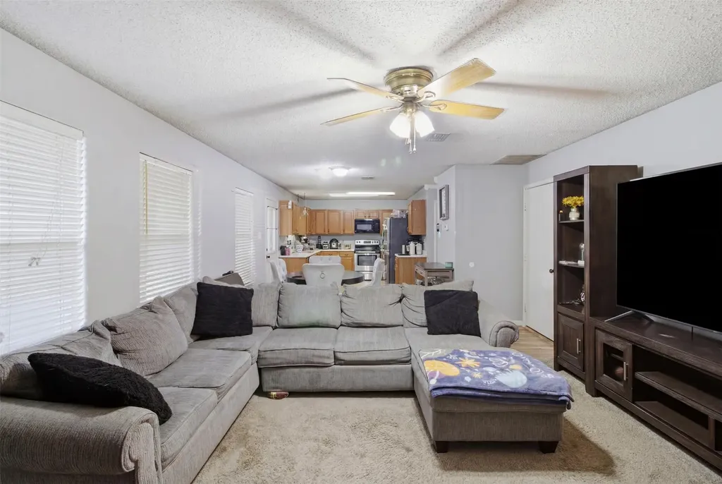 2955 Celian Drive Grand Prairie TX 75052