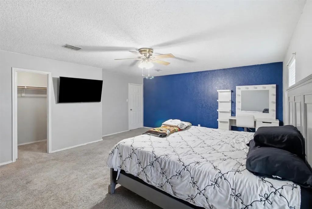 2955 Celian Drive Grand Prairie TX 75052