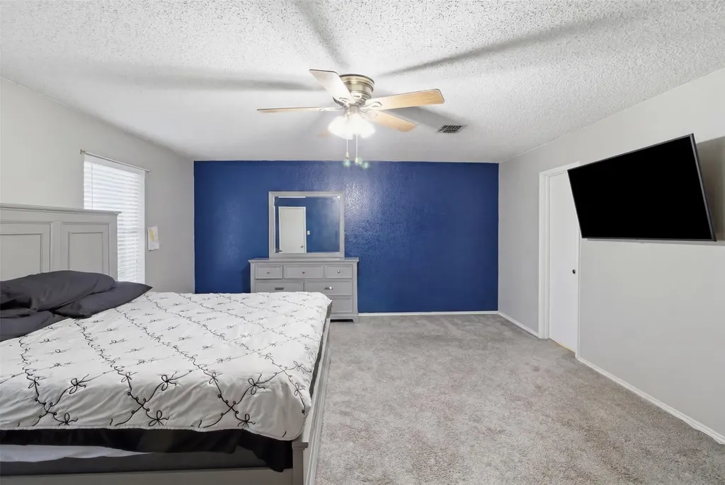 2955 Celian Drive Grand Prairie TX 75052