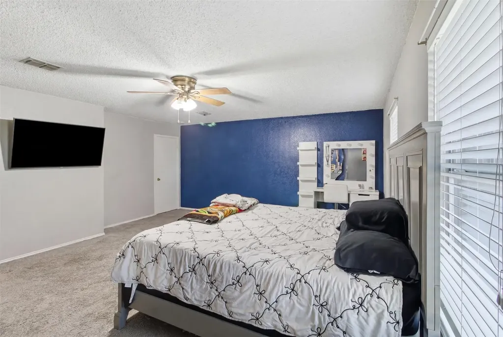 2955 Celian Drive Grand Prairie TX 75052