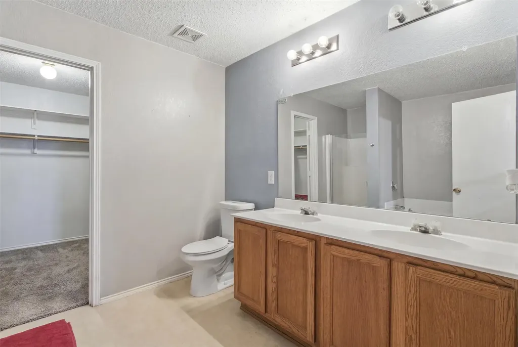 2955 Celian Drive Grand Prairie TX 75052