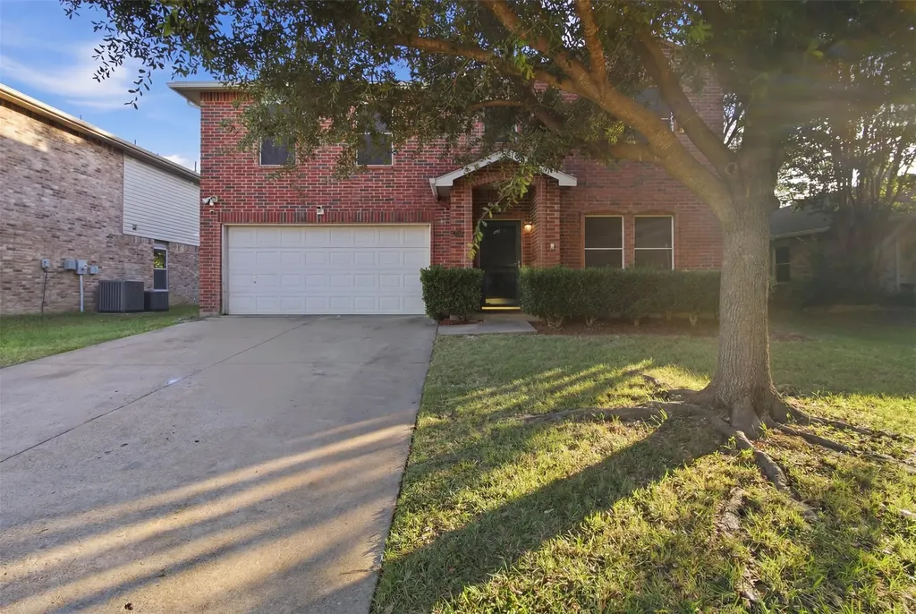 2955 Celian Drive Grand Prairie TX 75052