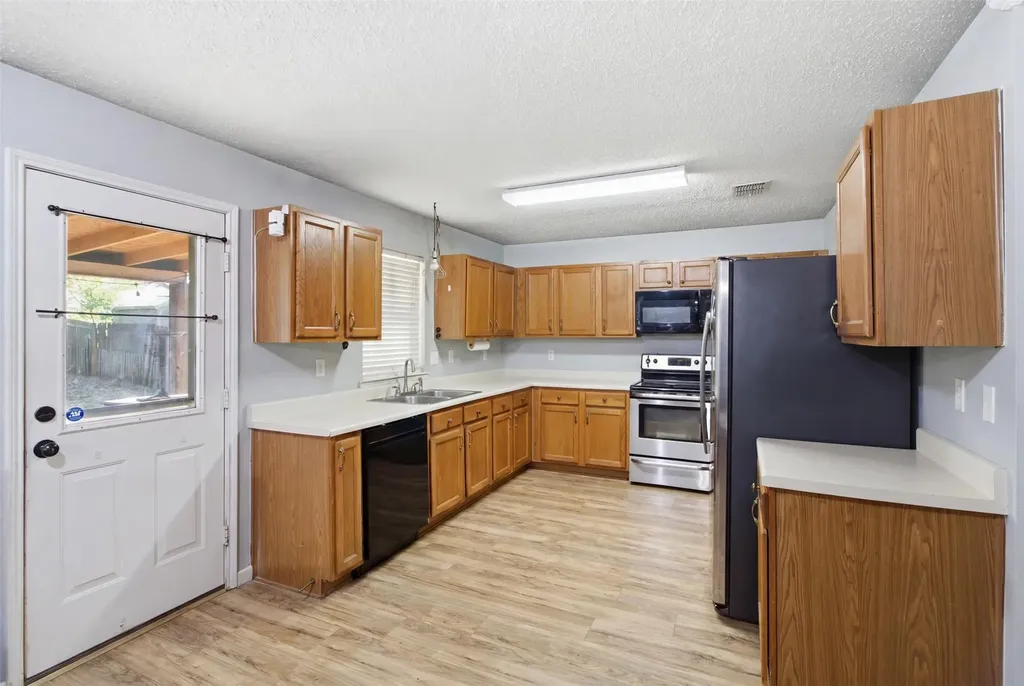 2955 Celian Drive Grand Prairie TX 75052