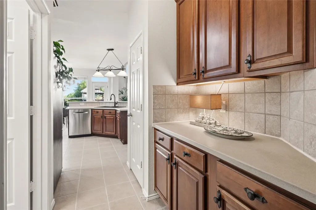 1007 Dover Heights Trail Mansfield TX 76063