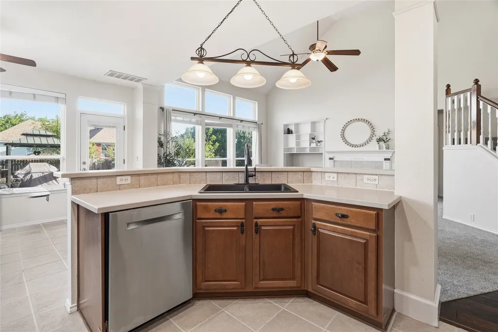 1007 Dover Heights Trail Mansfield TX 76063