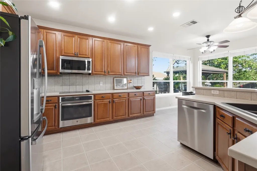 1007 Dover Heights Trail Mansfield TX 76063