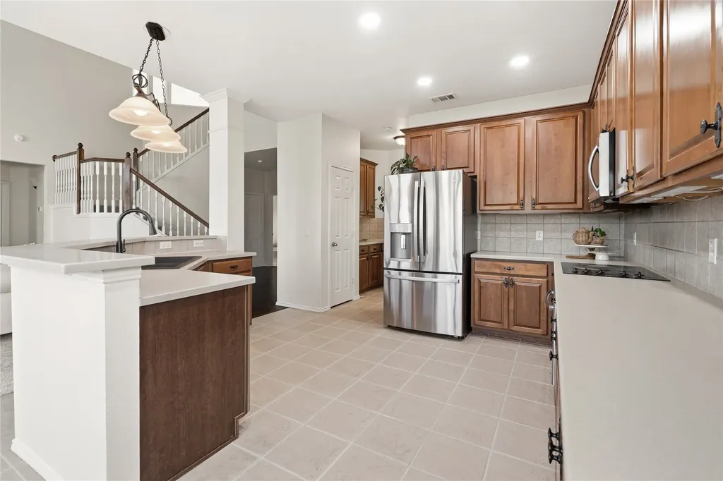 1007 Dover Heights Trail Mansfield TX 76063