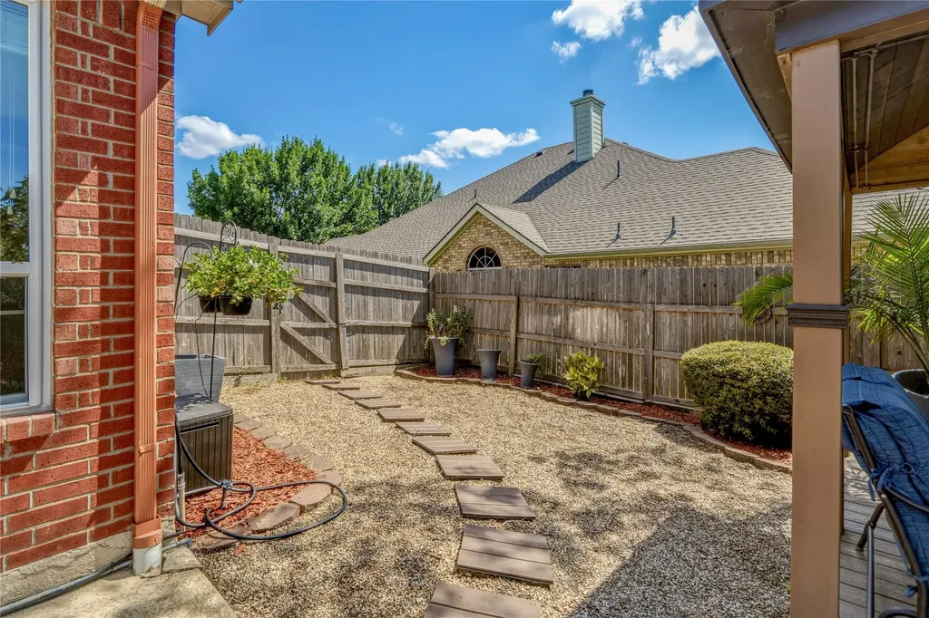 1007 Dover Heights Trail Mansfield TX 76063