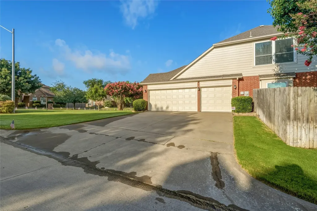 1007 Dover Heights Trail Mansfield TX 76063
