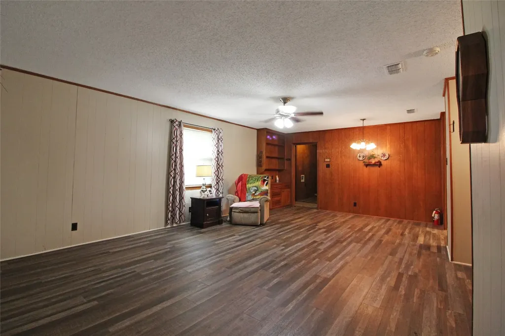 8769 S Fm 148 Scurry TX 75158