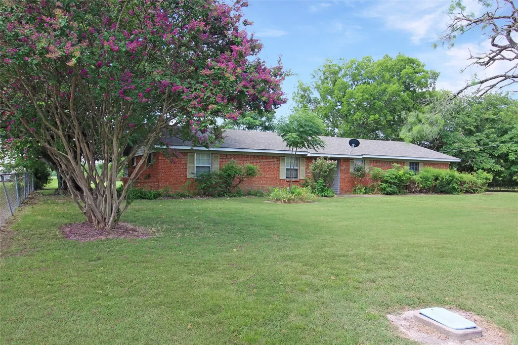 8769 S Fm 148 Scurry TX 75158