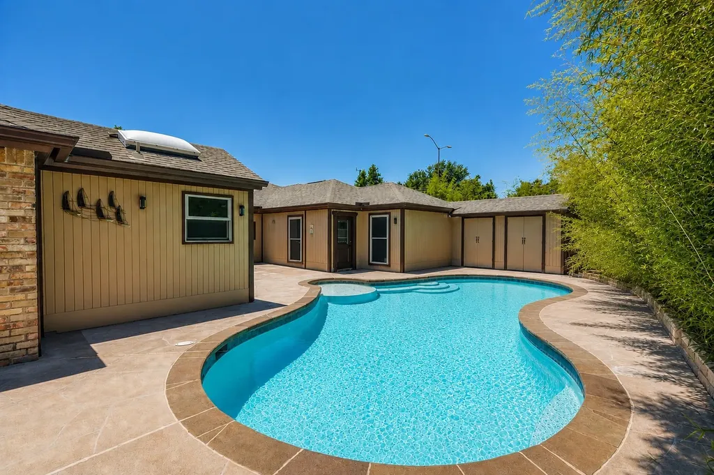 18636 Crownover Court Dallas TX 75252