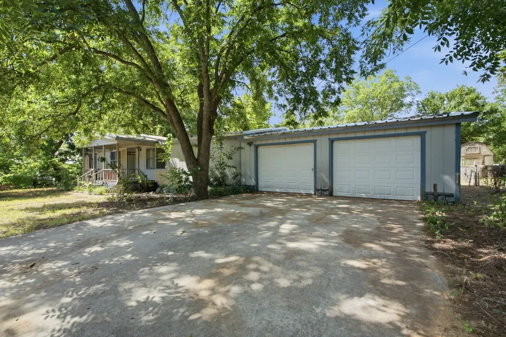 816 W Ayers Avenue De Leon TX 76444