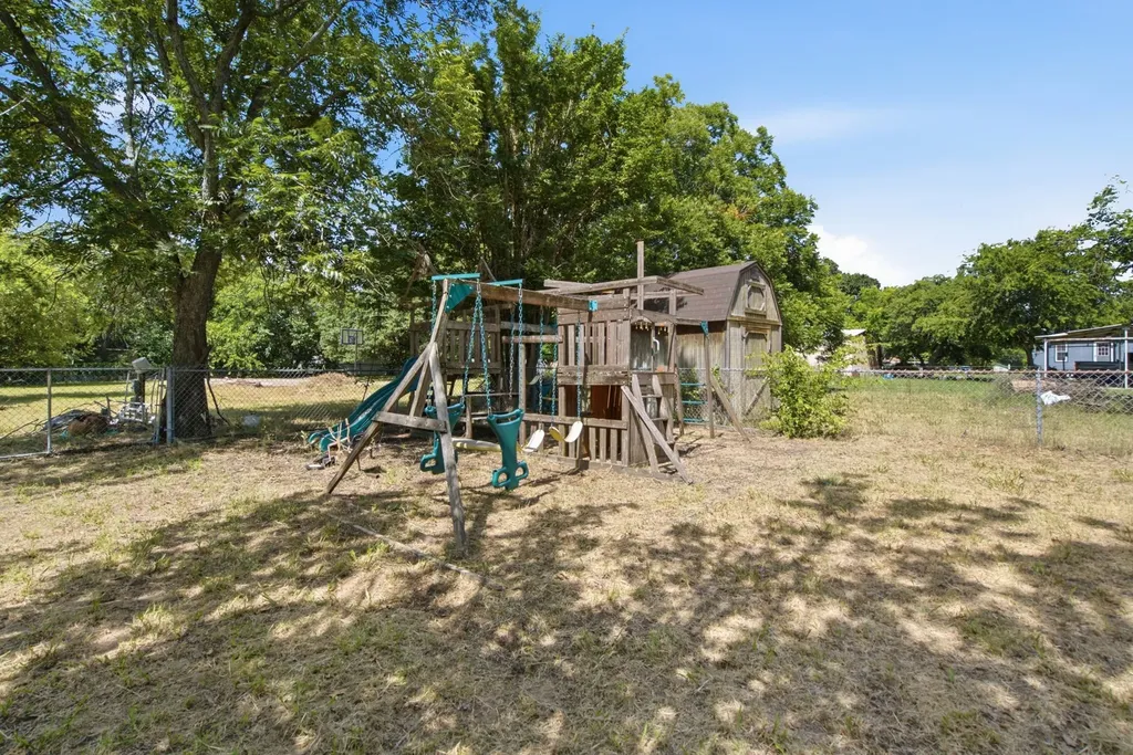 816 W Ayers Avenue De Leon TX 76444