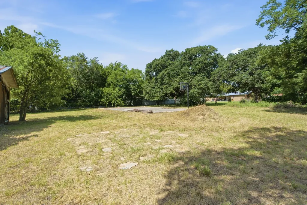 816 W Ayers Avenue De Leon TX 76444
