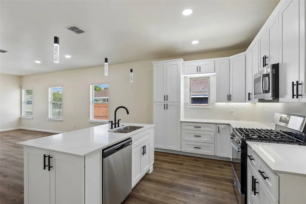 1404 E Cannon Street Fort Worth TX 76104