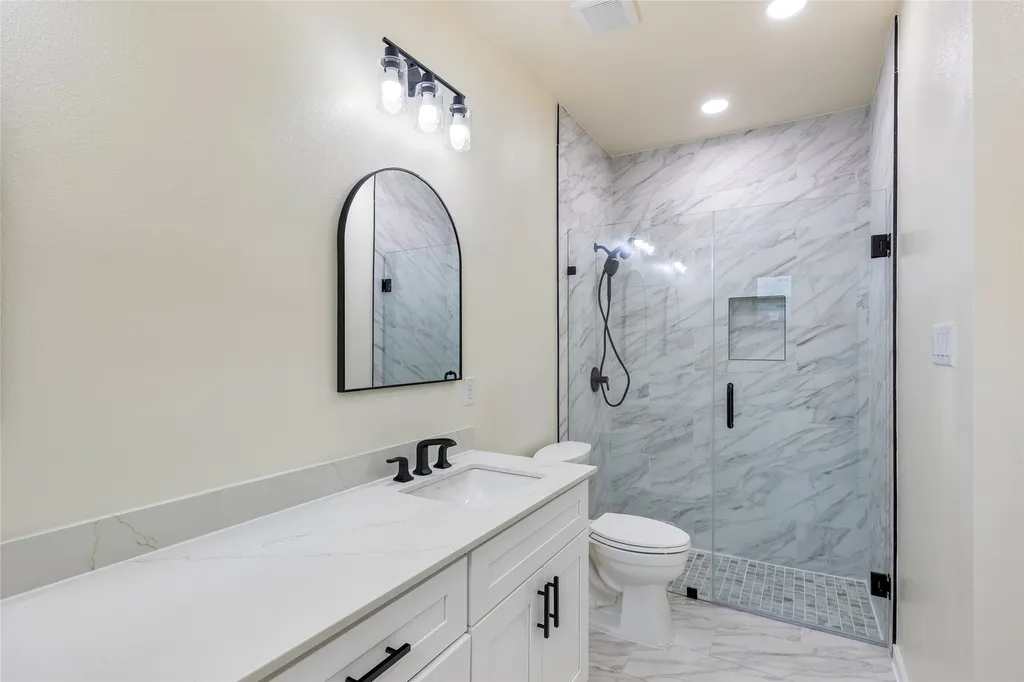 1404 E Cannon Street Fort Worth TX 76104