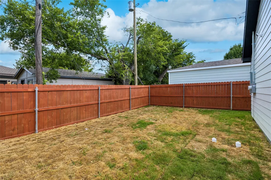 1404 E Cannon Street Fort Worth TX 76104