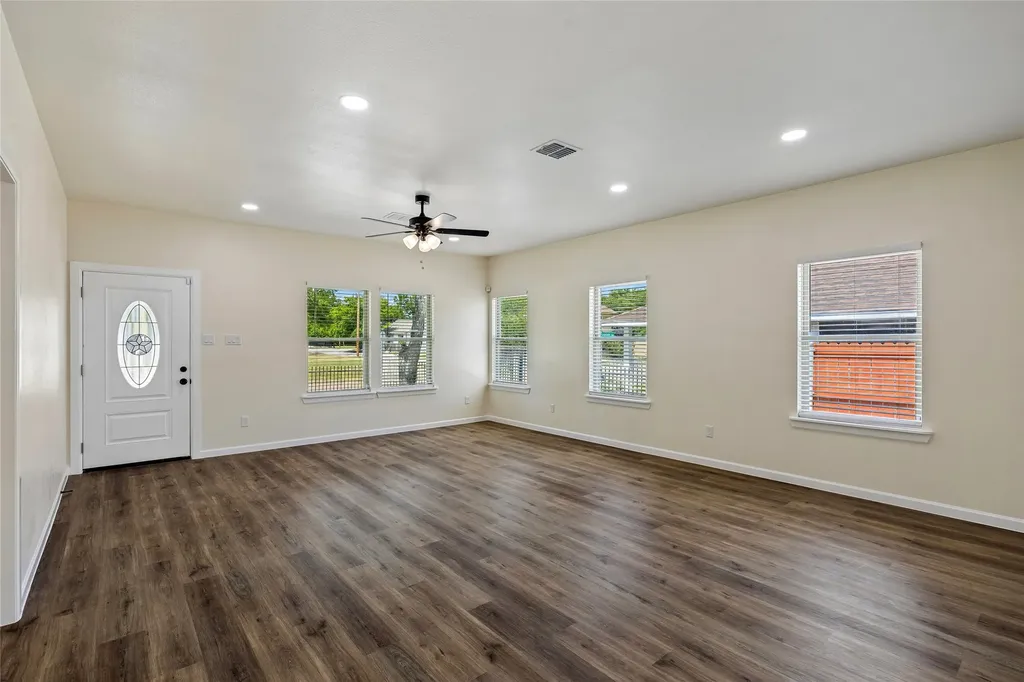 1404 E Cannon Street Fort Worth TX 76104