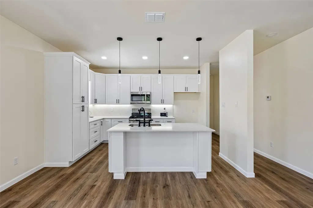 1404 E Cannon Street Fort Worth TX 76104