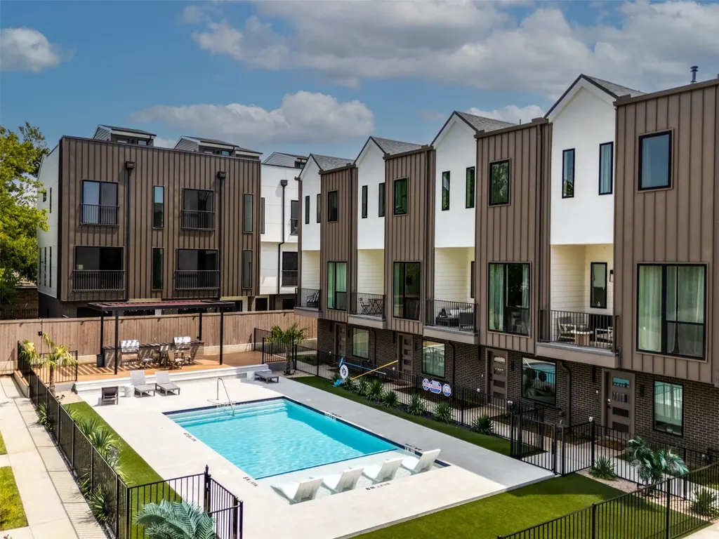 4517 Munger Avenue Dallas TX 75204