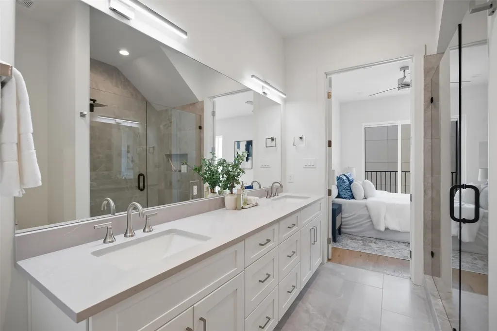 4517 Munger Avenue Dallas TX 75204