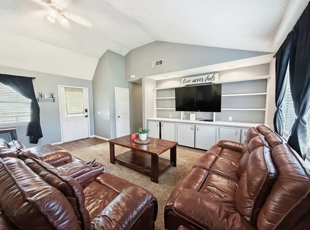 6676 Little Creek Drive Quinlan TX 75474