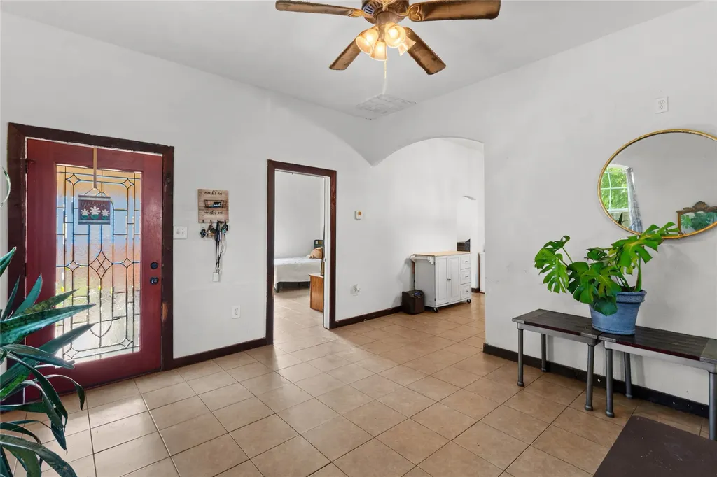 105 E Linden Street Ennis TX 75119