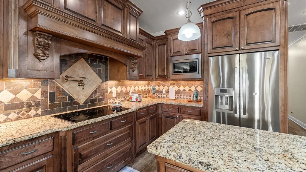 1411 County Road 4120 Atlanta TX 75551
