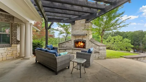 1411 County Road 4120 Atlanta TX 75551