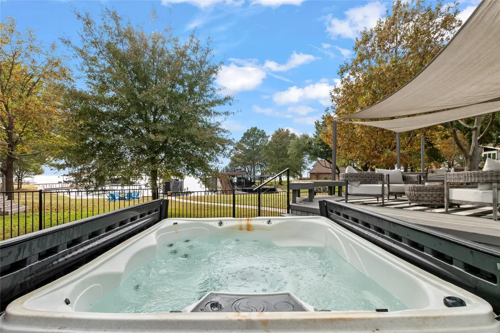 339 Autumn Wood Trail Gun Barrel City TX 75156