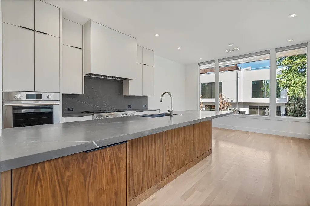 3619 Springbrook Dallas TX 75205