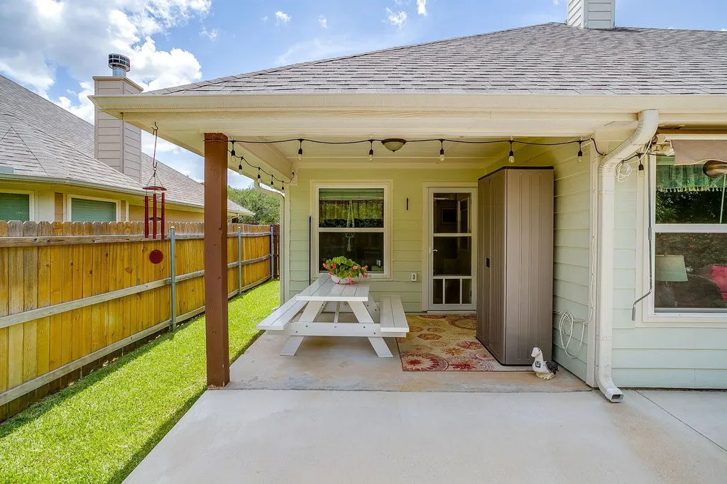 216 Lovers Path Drive Springtown TX 76082
