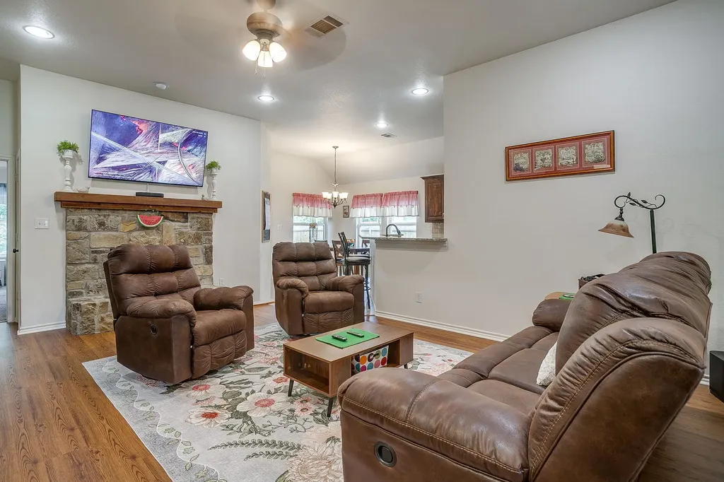 216 Lovers Path Drive Springtown TX 76082
