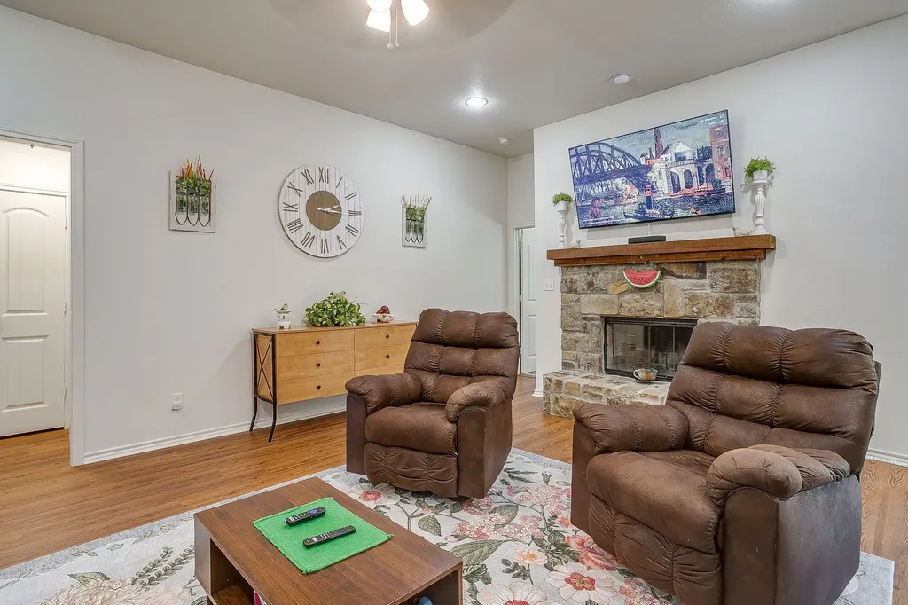 216 Lovers Path Drive Springtown TX 76082