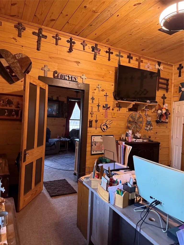 211 W Sabine Street Groesbeck TX 76642