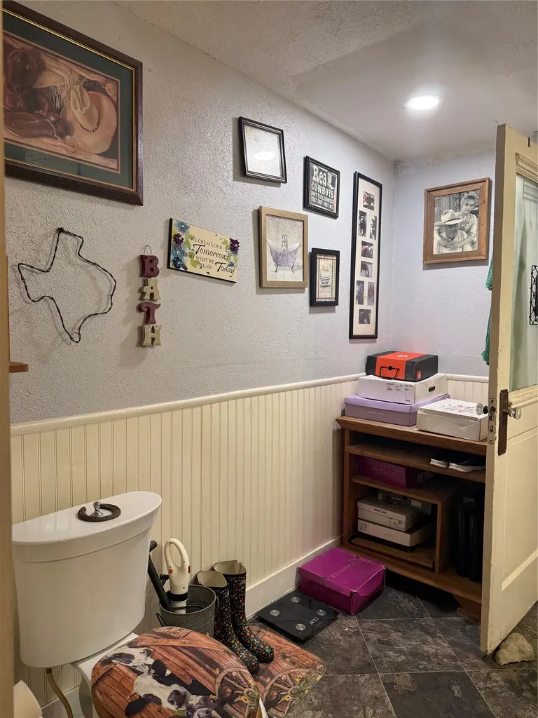 211 W Sabine Street Groesbeck TX 76642