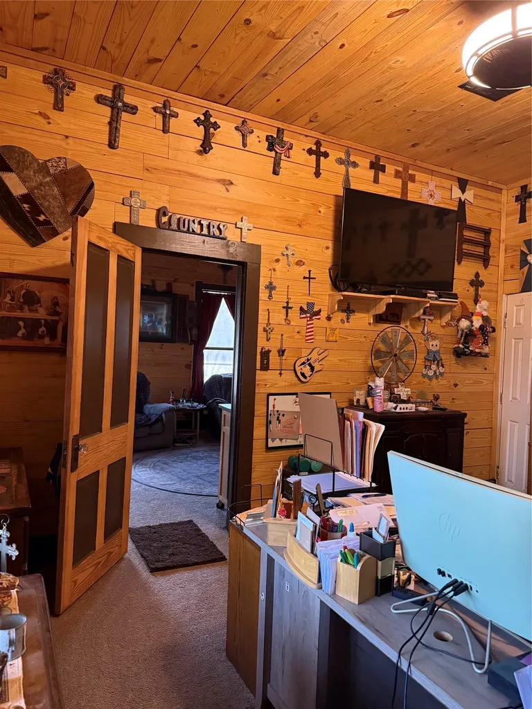 211 W Sabine Street Groesbeck TX 76642