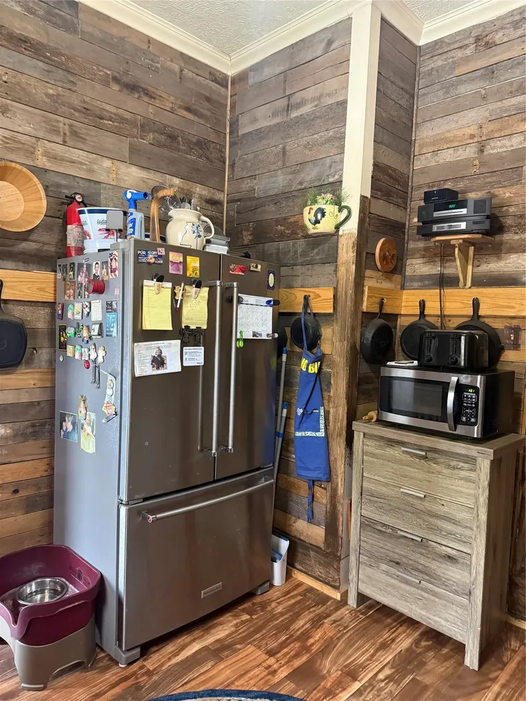 211 W Sabine Street Groesbeck TX 76642