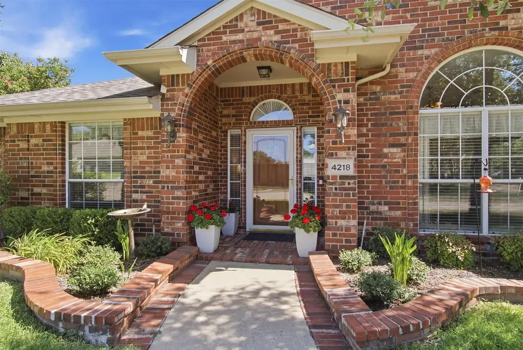 4218 Glistening Springs Rowlett TX 75088