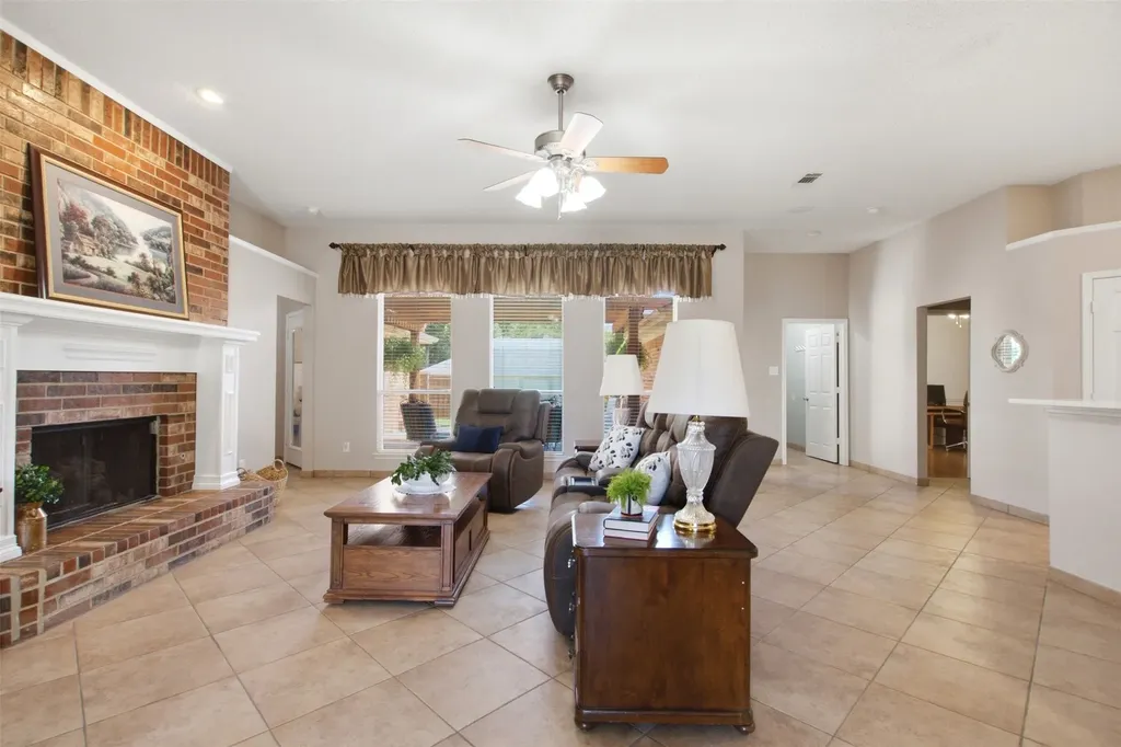4218 Glistening Springs Rowlett TX 75088