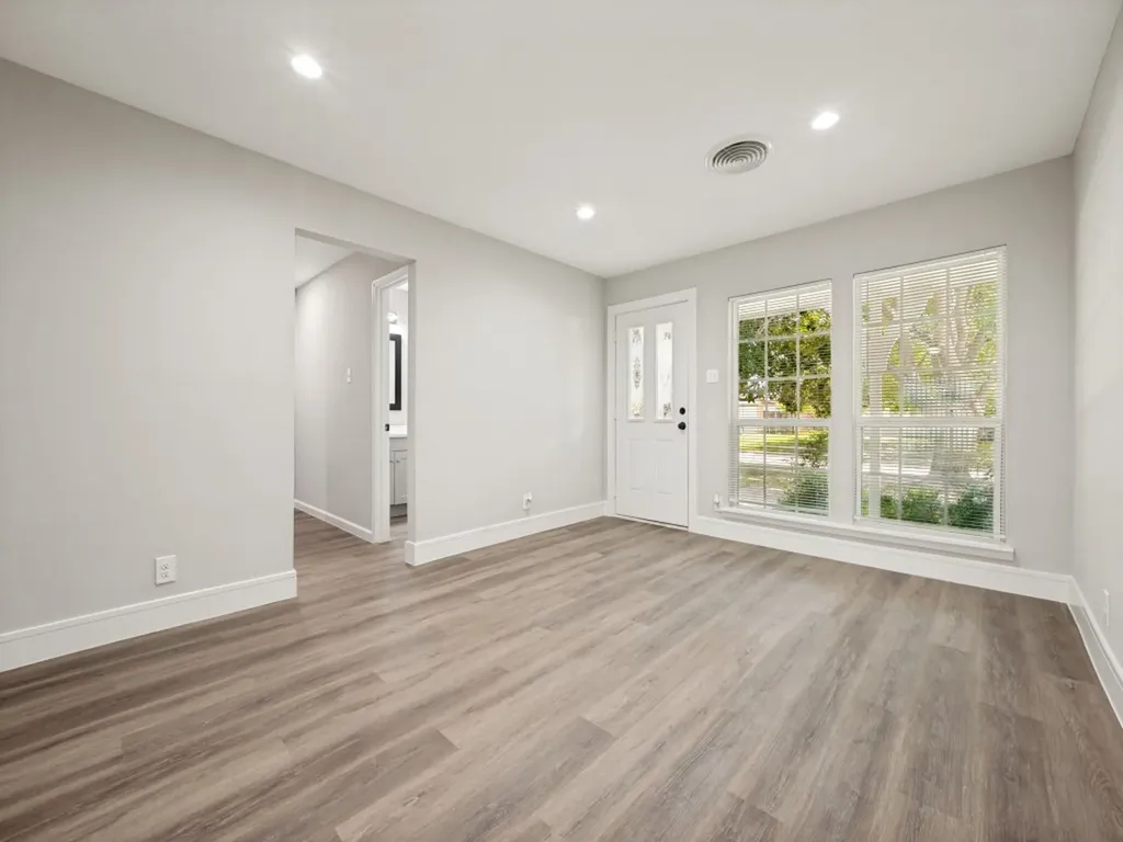 2915 Hollandale Lane Farmers Branch TX 75234