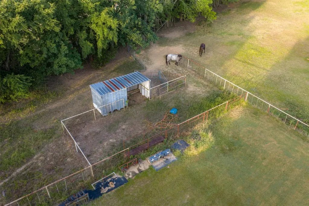 10457 State Highway 110 Van TX 75790
