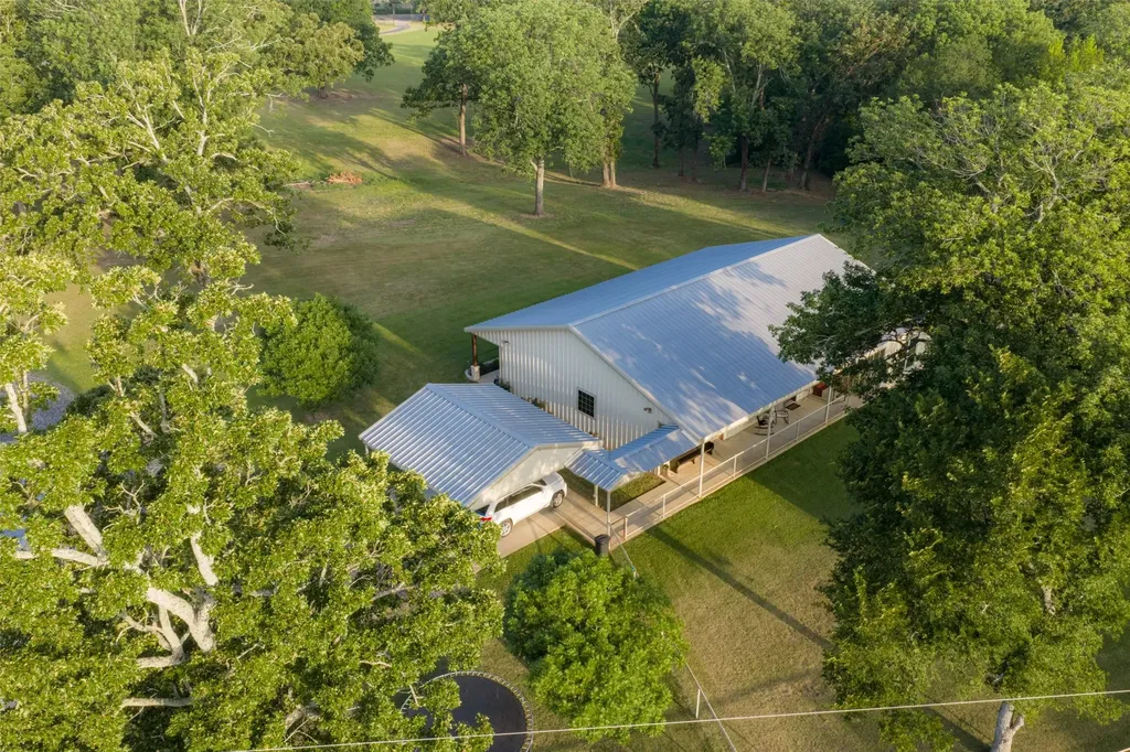 10457 State Highway 110 Van TX 75790