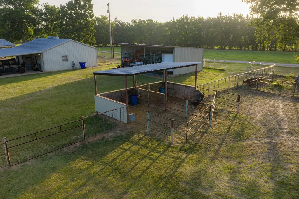 10457 State Highway 110 Van TX 75790