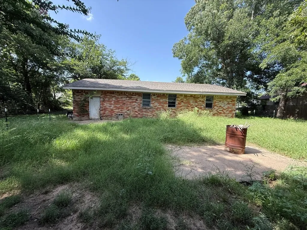 802 E Main Street Tioga TX 76271